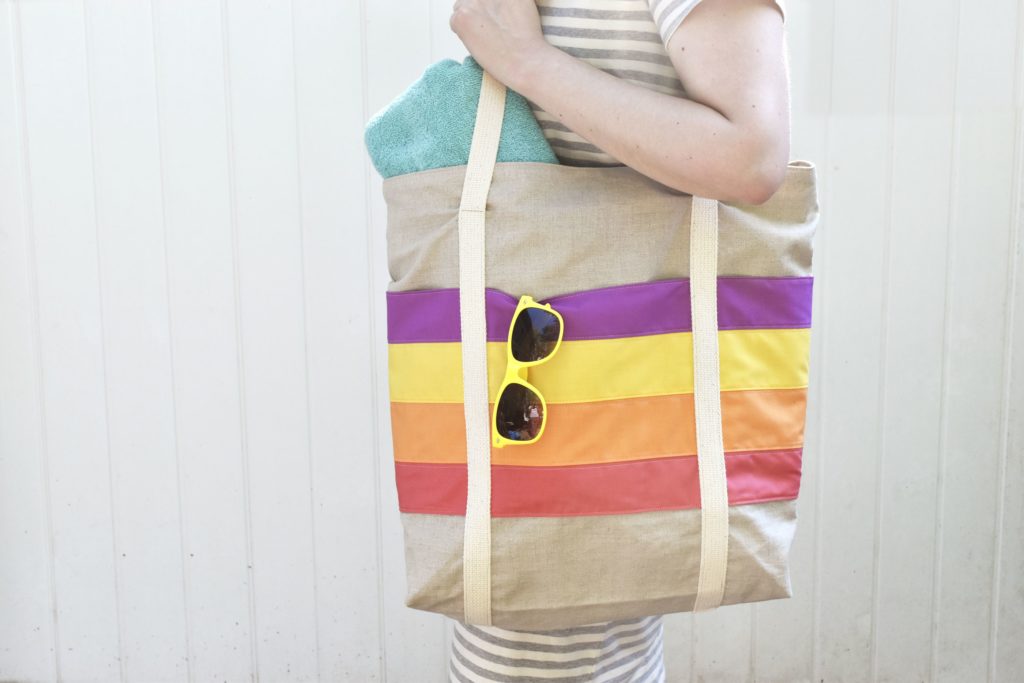 5 DIY IDEAS TO GLAM UP YOUR TOTE BAG
